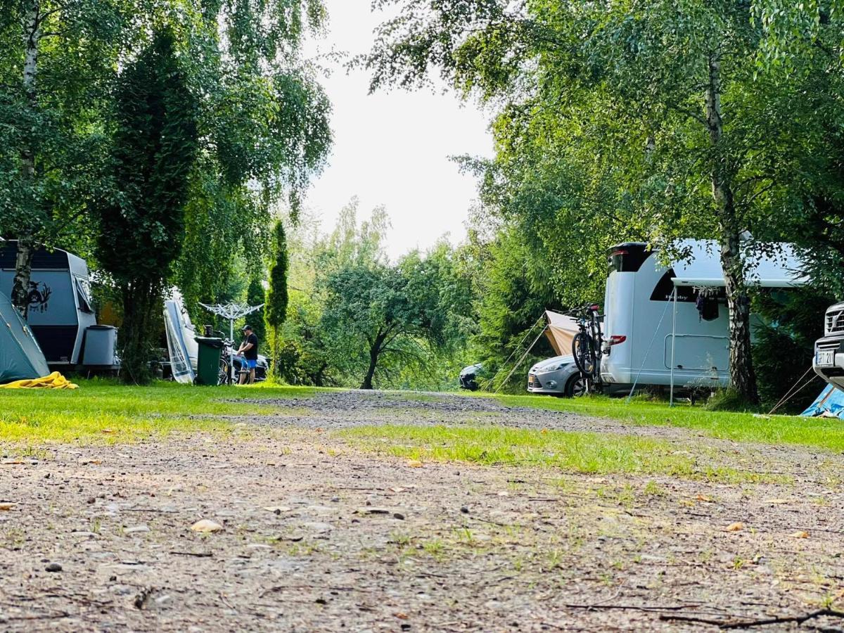 Гостевой дом Poilsio Gyvenviete "Obuoliu Sala" Молетай Экстерьер фото