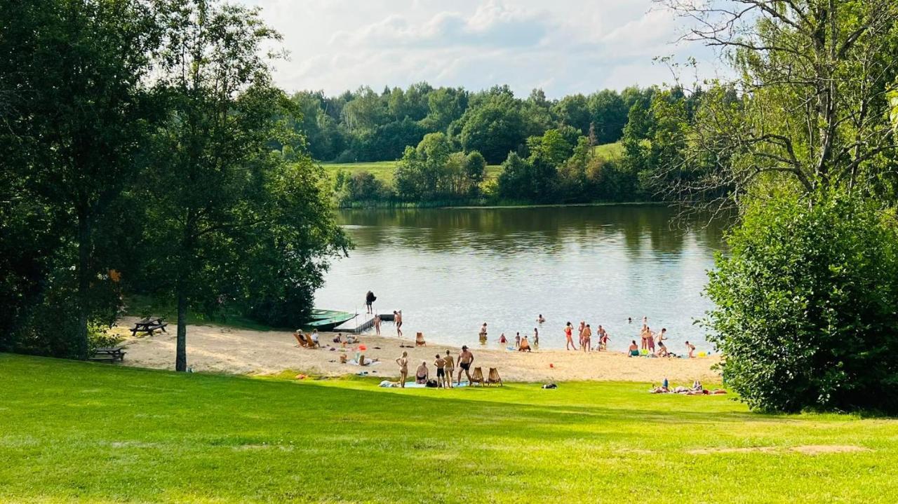 Гостевой дом Poilsio Gyvenviete "Obuoliu Sala" Молетай Экстерьер фото