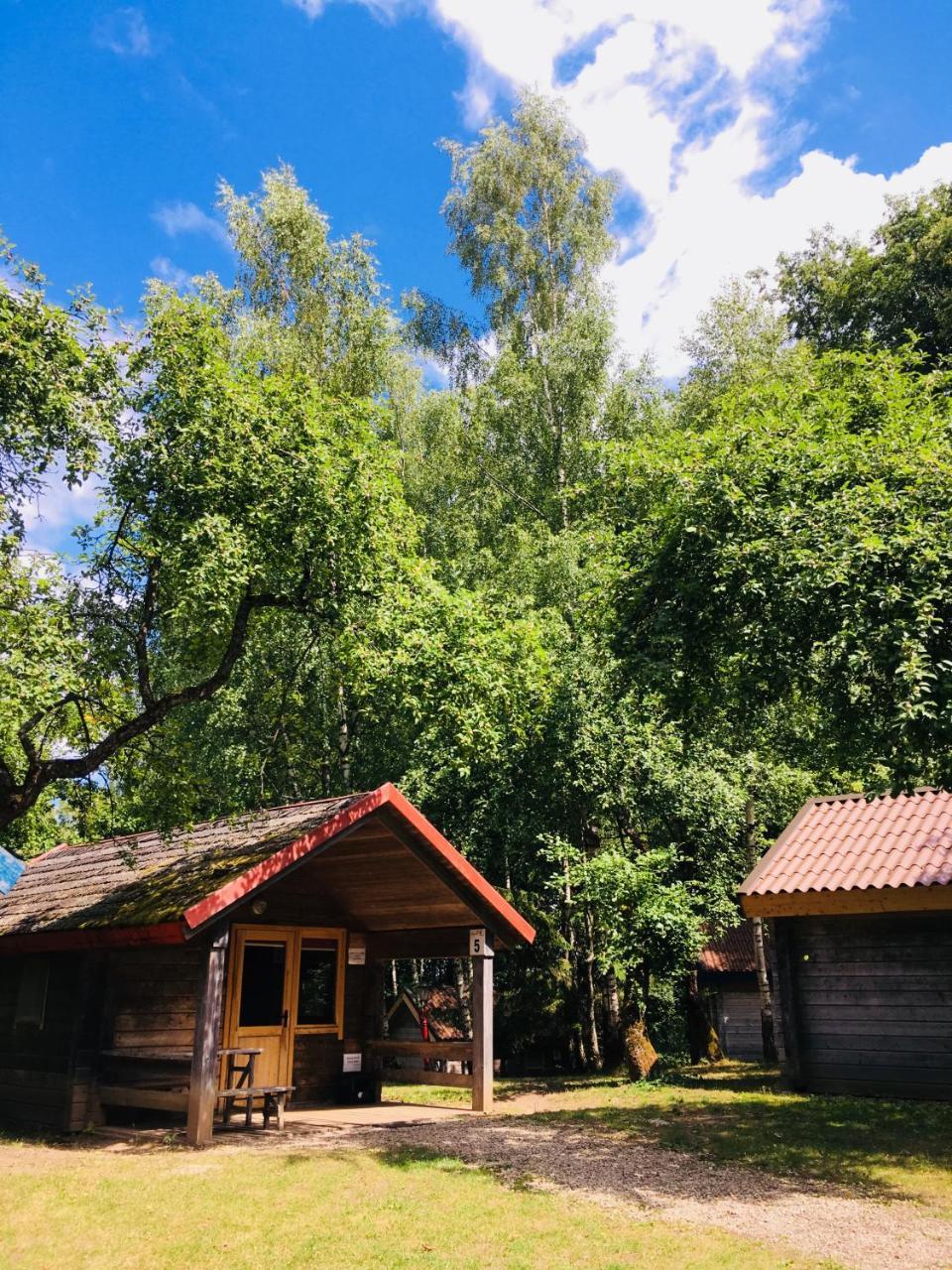 Гостевой дом Poilsio Gyvenviete "Obuoliu Sala" Молетай Экстерьер фото